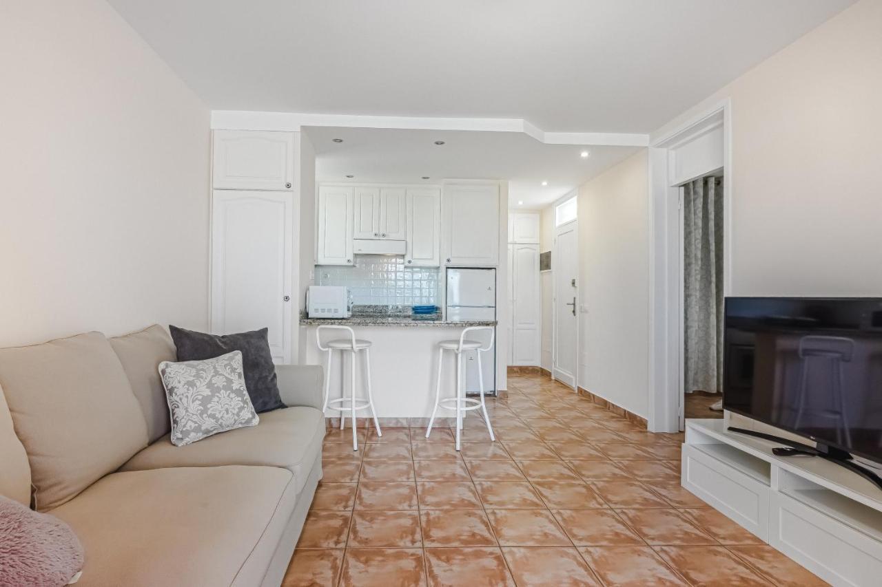Apartment Apart America - 150 Meters From The Beach, Free Wi-Fi Arona  Exterior foto